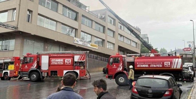 Eyüpsultan’da tekstil fabrikasında yangın paniği