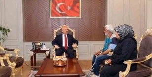 Vali Varol vatandaşların taleplerini dinleniyor
