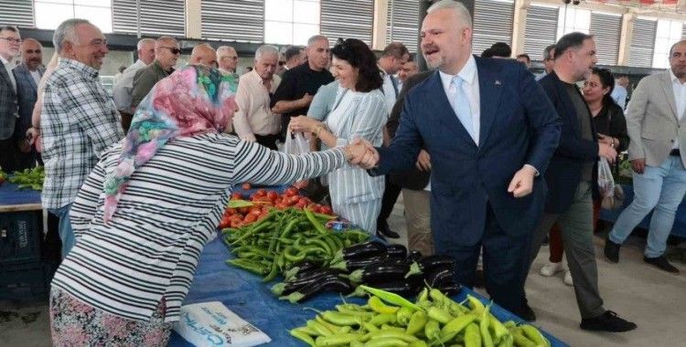 Menemen’de bir kapalı pazar yeri daha açıldı