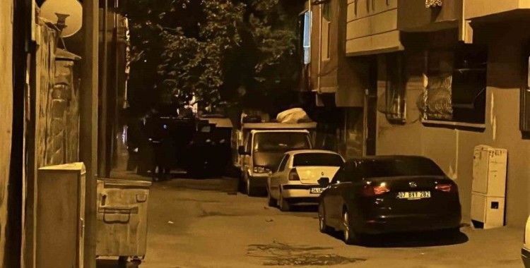 Siverek’te polisle silahlı çatışma kamerada... Zanlı yaralı olarak yakalandı
