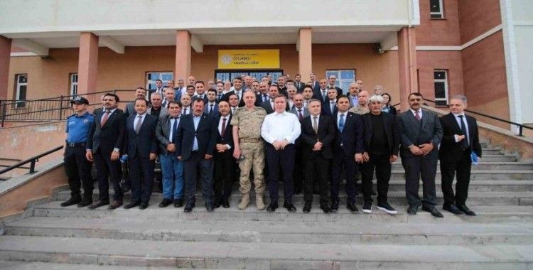Otlukbeli’de muhtarlar toplantısı düzenlendi