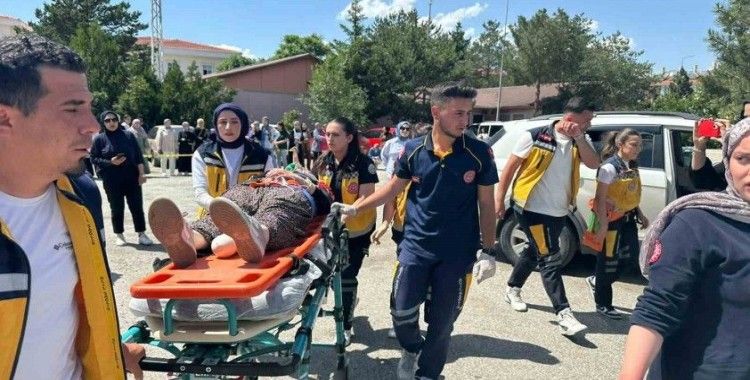 Öğrencilerden gerçeğini aratmayan tatbikat