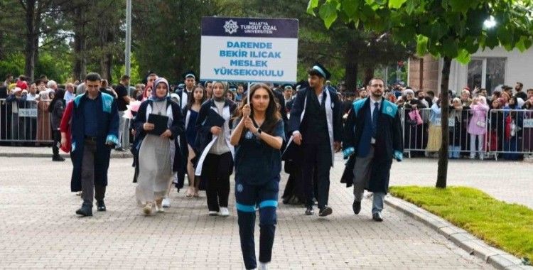 Malatya Turgut Özal Üniversitesi’nde mezuniyet coşkusu