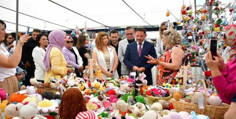 Biga’da kadın girişimcilerin el işi ürünleri sergilendi
