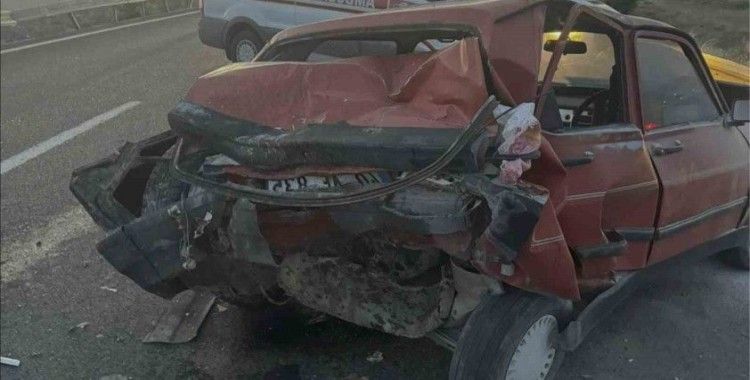 Kırıkkale’de otomobil ile kamyonet çarpıştı: 1 ölü, 2 yaralı