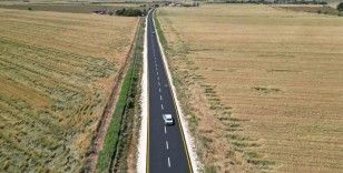 Tarihi ilçedeki yol ilk defa sıcak asfaltla buluştu
