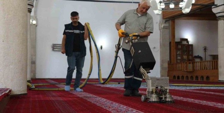 Elazığ Belediyesinden yoğun bayram mesaisi