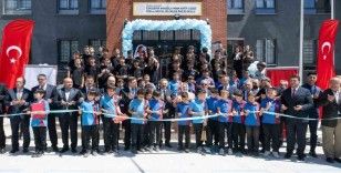 Vali Aksoy, Eskişehir Anadolu İmam Hatip Lisesi’nin açılış törenine katıldı
