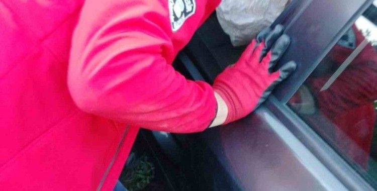Balya’da otomobil şarampole uçtu; 1 yaralı