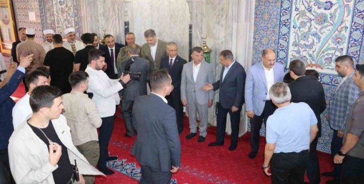 Peygamberler şehri Şanlıurfa’da bayram namazı coşkusu