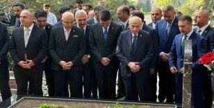 MHP Genel Başkanı Bahçeli, Alparslan Türkeş’in kabrini ziyaret etti
