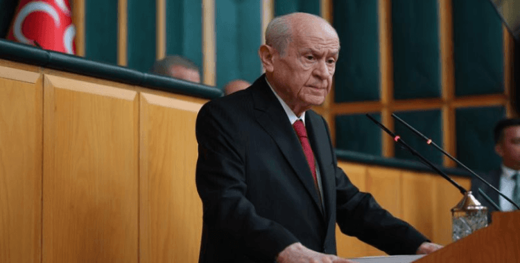 MHP Genel Başkanı Bahçeli'den CHP Genel Başkanı Özel'e geçmiş olsun telefonu