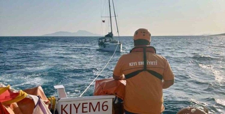 Bodrum açıklarında arızalanan tekneyi KIYEM ekipleri kurtardı

