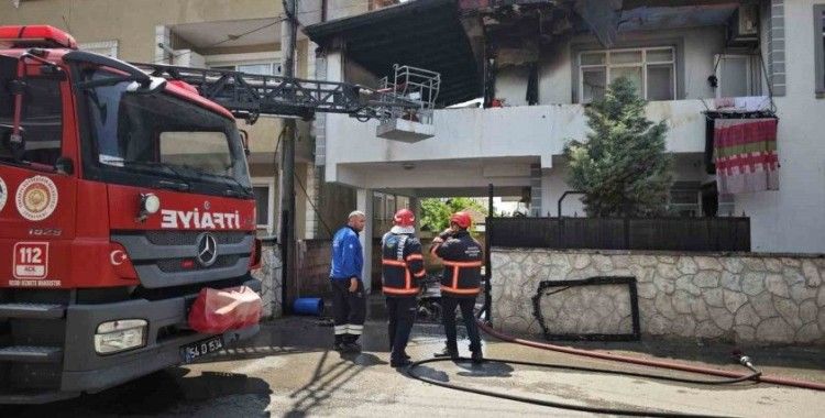 Alevlere teslim olan ev itfaiye ekiplerince söndürüldü