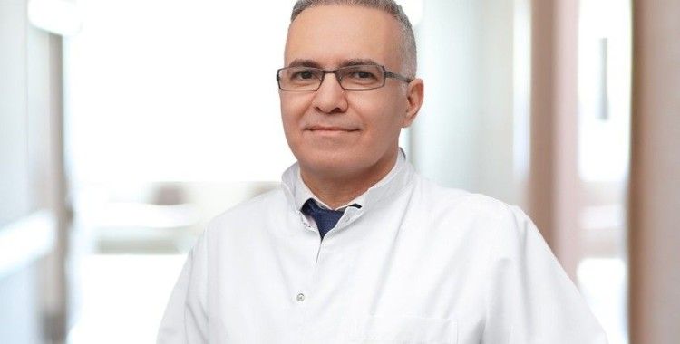 "Skolyozun çocuklukta fark edilmesi tedavide kritik önem taşıyor"