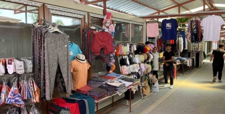 Kanalboyu esnaf çarşısı AVM’leri aratmıyor