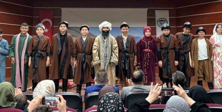 Bayburt’ta öğrenciler Dede Korkut’un hikayelerini canlandırmaya devam ediyor