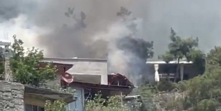 Adana Feke’de ev yangını: Orman ve itfaiye ekipleri söndürdü