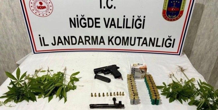 Niğde’de jandarmadan uyuşturucu ve ruhsatsız silah operasyonu