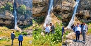 Vali Çelik’ten Ağaçdibi Şelalesi paylaşımı
