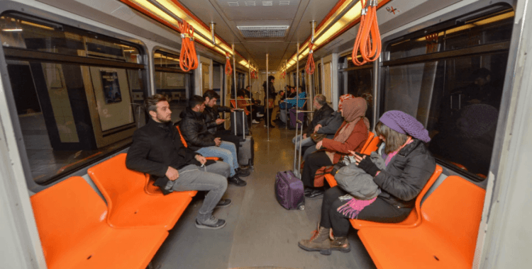 ABB duyurdu: Ankara'da yaşlılara tren ücretsiz oldu