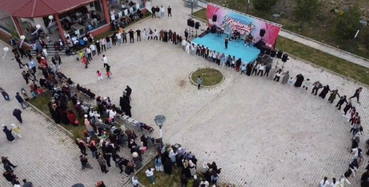 Demirözü’nde ‘Kuşburnu Çiçeği Festivali’ düzenlendi