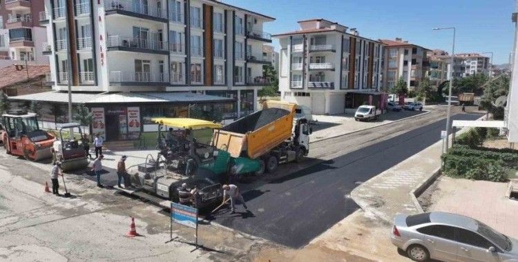 Yeşilyurt’ta yollar baştan aşağı yenileniyor