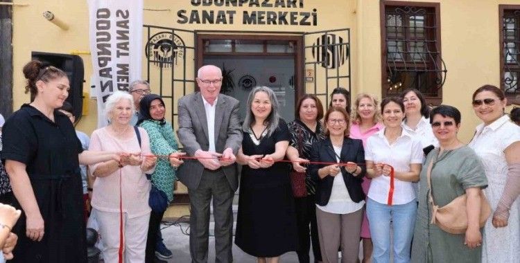 Odunpazarı Belediyesi Halk Merkezleri ‘Yıl Sonu Çini Sergisi’ açıldı