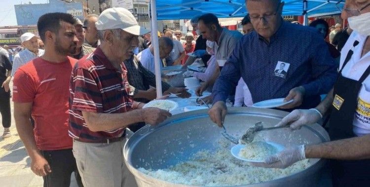 Alaşehir Belediyesi’nden merhum Ferdi Zeyrek için pilav hayrı