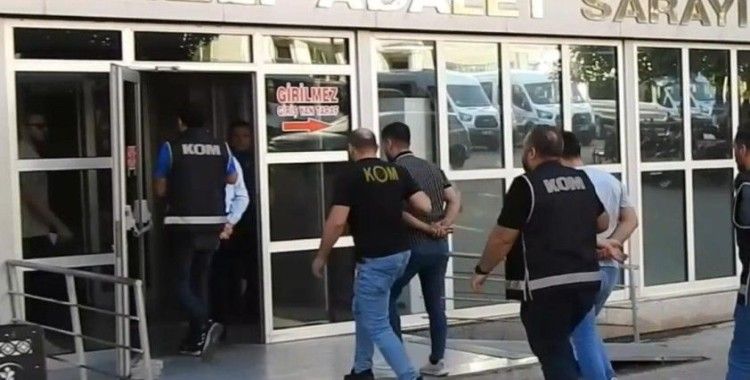 Denizli’de 5 kişiyi mağdur ettiği tespit edilen 3 şüpheli 10 milyon liralık senetle yakalandı