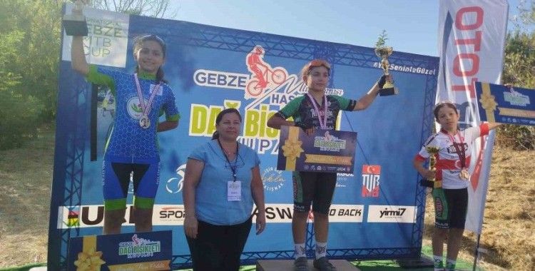 Akhisarlı pedallar Gebze’de kürsüye çıktı