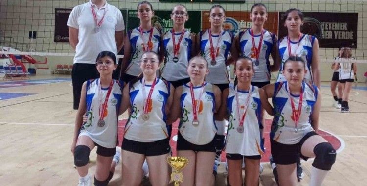 Muğla Büyükşehir’in Voleybol takımlarından çifte başarı