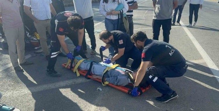 Otomobil ile biçerdöver çarpıştı: 6 yaralı