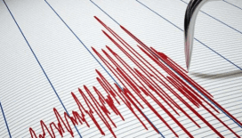 Endonezya'da 5,8 büyüklüğünde deprem: 29 yaralı