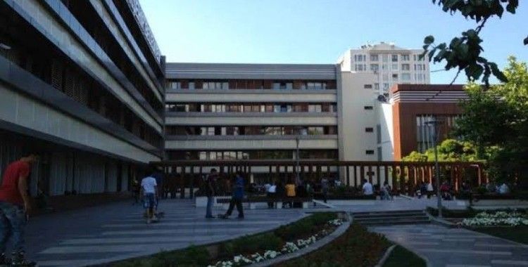 Kayseri'de belediyeye ait 7 temizlik aracı yandı