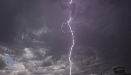 Meteoroloji sağanak yağmur için saat verdi: Ani su baskınlarına dikkat