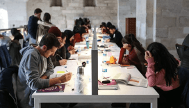 Üniversite kaydını kaçıranlar dikkat: YÖK Başkanı Özvar'dan 'tarih' uyarısı