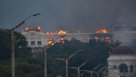 Nepal'de hükümet karşıtı protestolar: Parlamento binası ateşe verildi