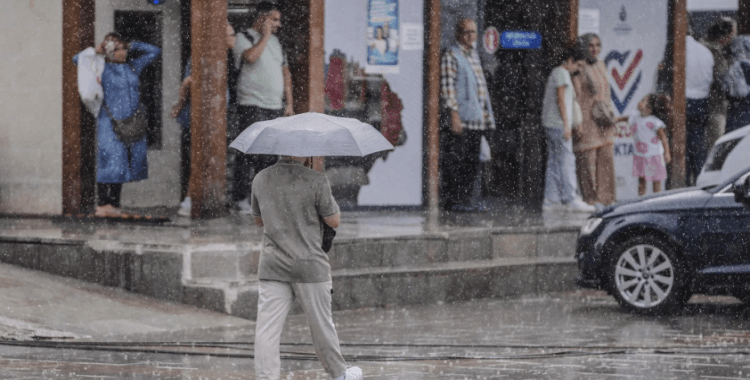 AKOM tarih verdi: İstanbul'a hava birden değişecek, serin ve yağışlı hava geliyor