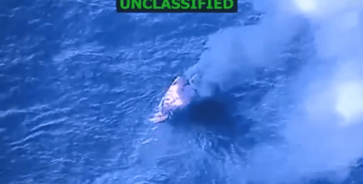 ABD, Venezüella açıklarındaki tekneyi vurdu: 4 ölü