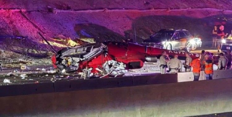 ABD'de bir ambülans helikopter otoyola düştü: 3 ağır yaralı