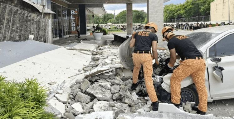 Filipinler'de 7.4 büyüklüğünde deprem: Tsunami uyarısı yapıldı