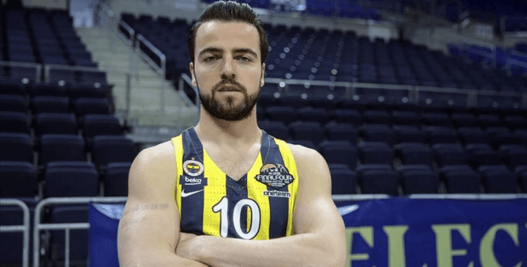 Fenerbahçe'nin kaptanı alkollü araç kullanırken yakalandı: Yıldız ismin ehliyetine el konuldu