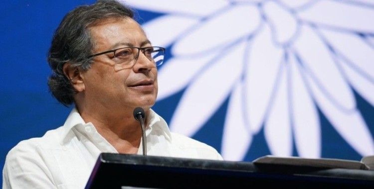 Petro’dan Trump’a sert yanıt: ‘Egemenliğimize saldırı savaş ilanıdır