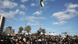 Suriye'de federasyon talebiyle gösteriler: Ölü ve yaralılar var