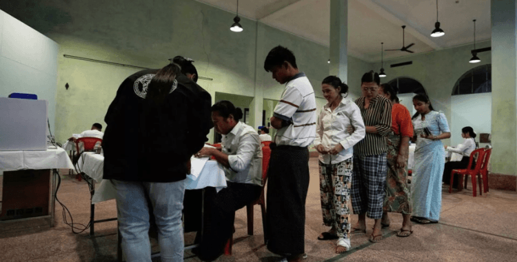 Myanmar’da darbe sonrası ilk genel seçim: 65 bölgede oy işlemi iptal