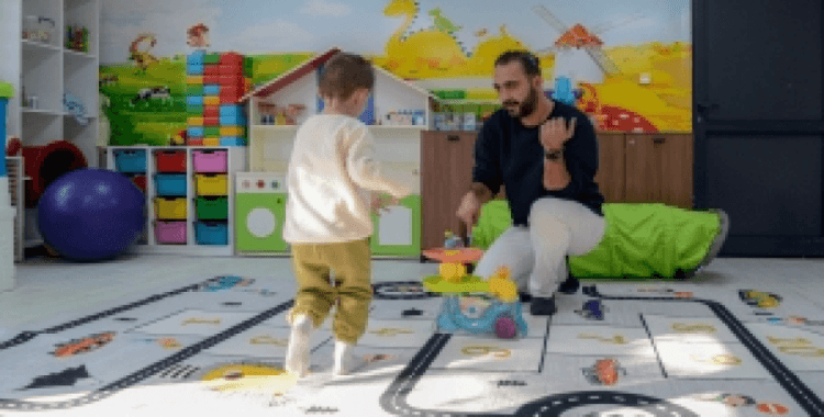 Engelli çocuklar için oyun terapisi hizmeti