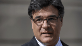 Eski CIA ajanından itiraf: Arabanızı hack'leyip bir ağaca çarpabilir, sizi köprüden aşağı atabilirler