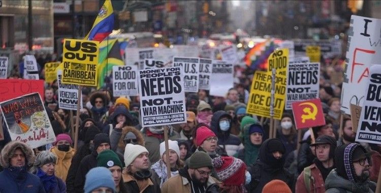 Maduro'nun yargılanmak üzere ABD'ye getirilmesi, New York'ta protesto edildi