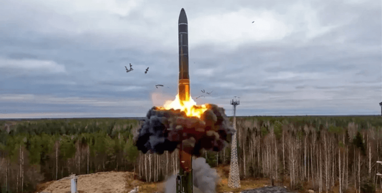 Rusya’nın Oreşnik füzesi nedir? nükleer başlık taşıması halinde ne anlama gelir?